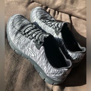 Sketchers size 7 memory foam